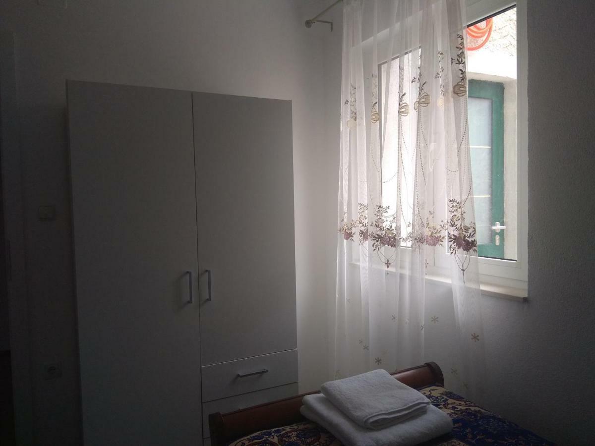 Apartmani Alma Skradin Esterno foto